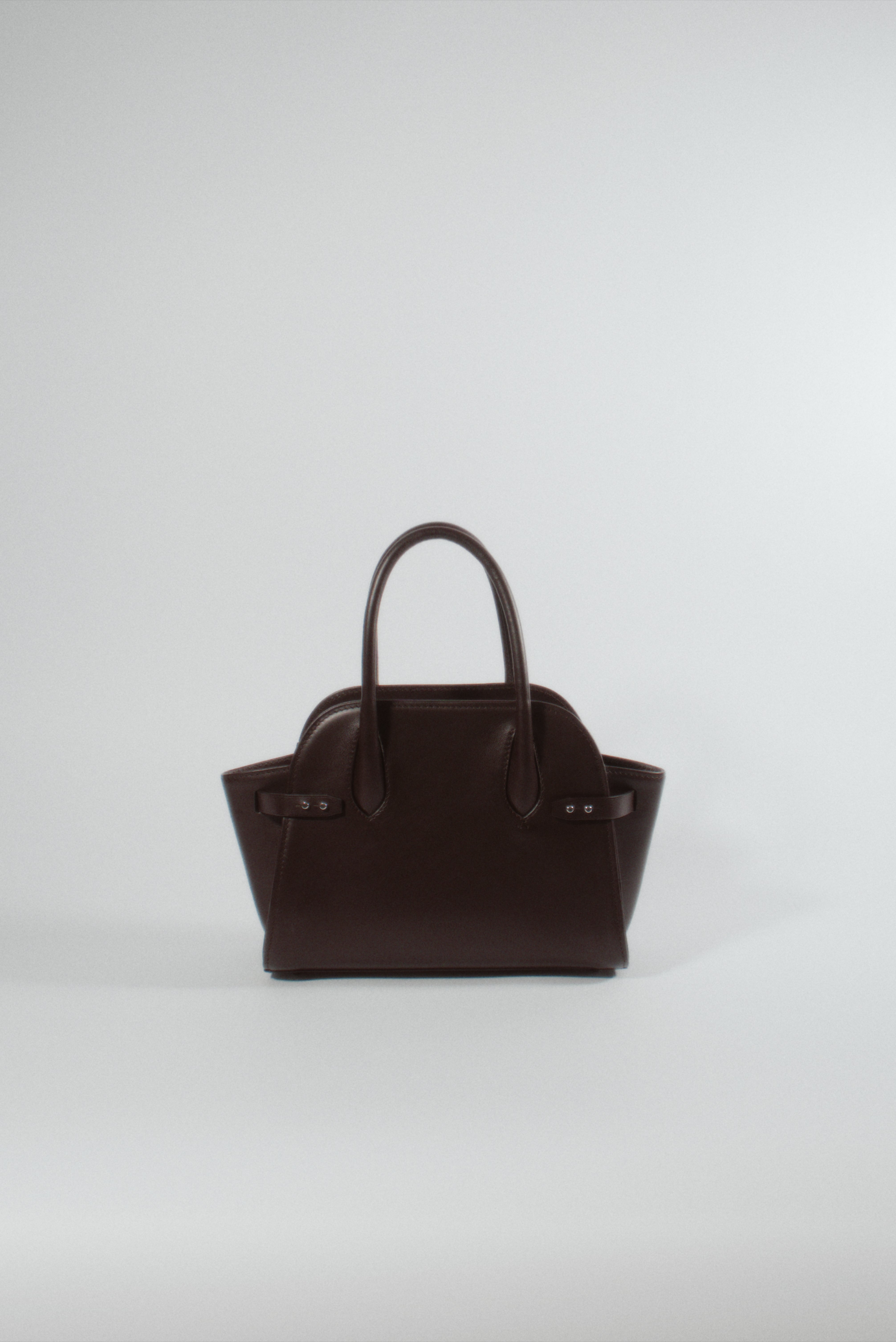 #color_dark brown