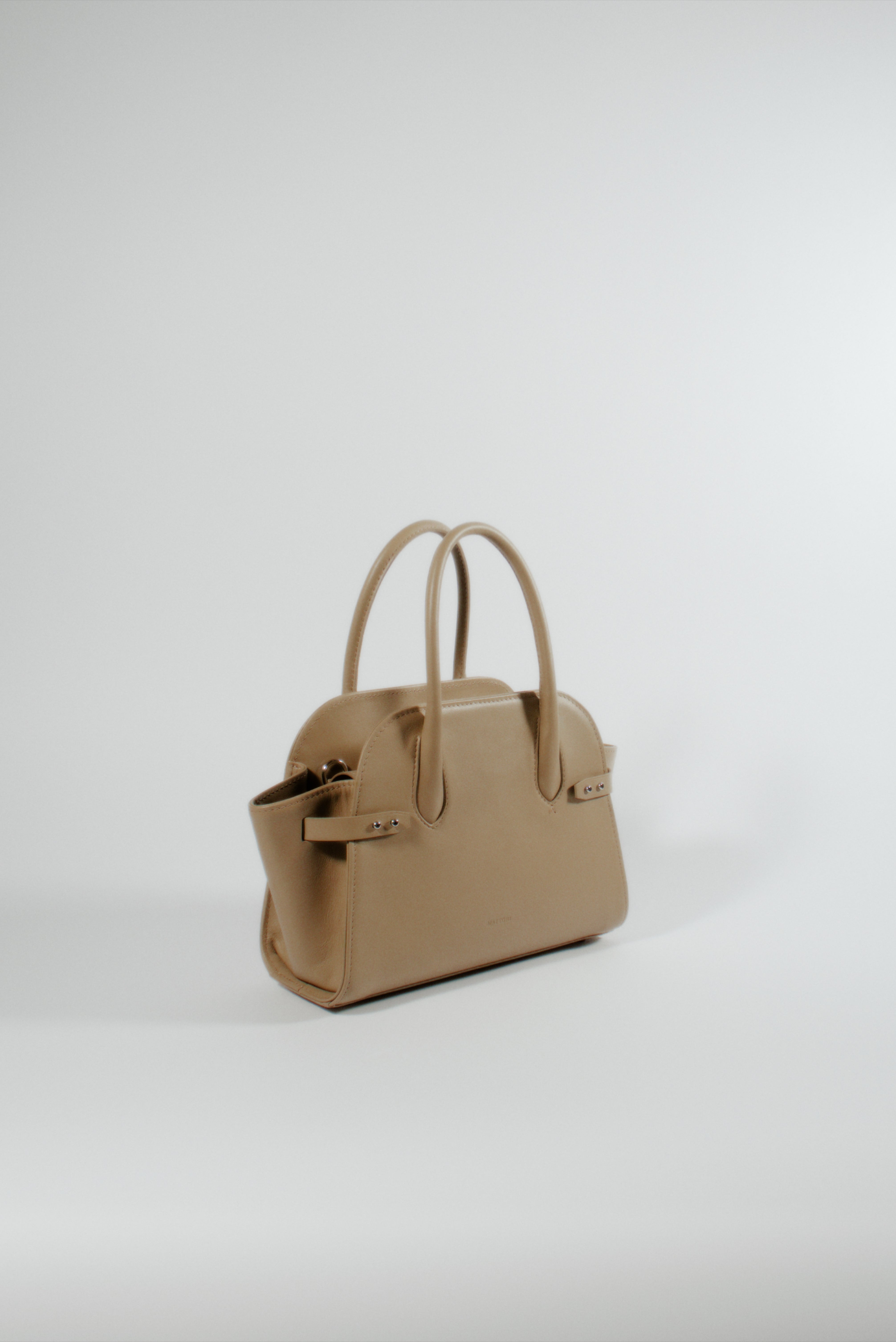 #color_light taupe