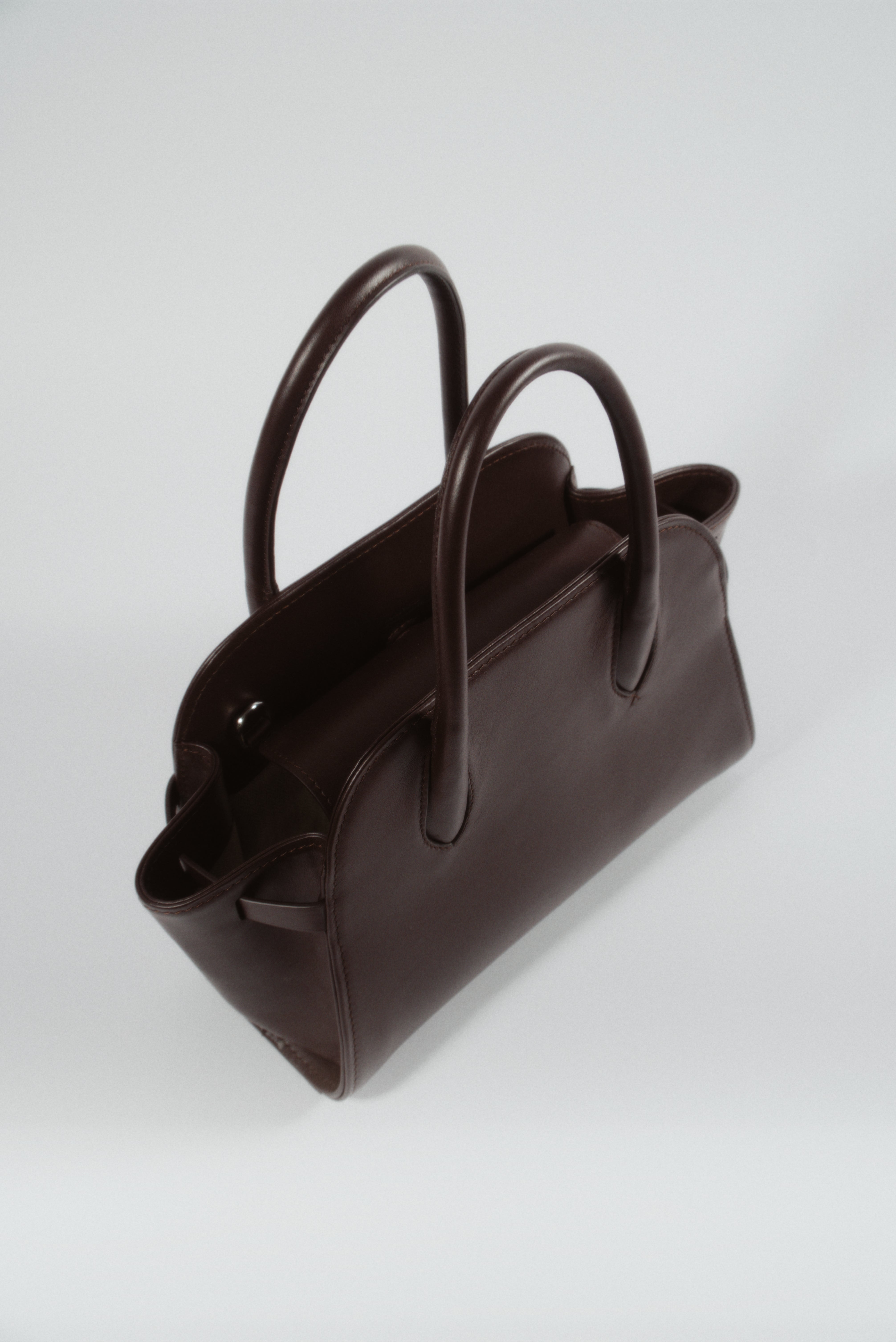 #color_dark brown