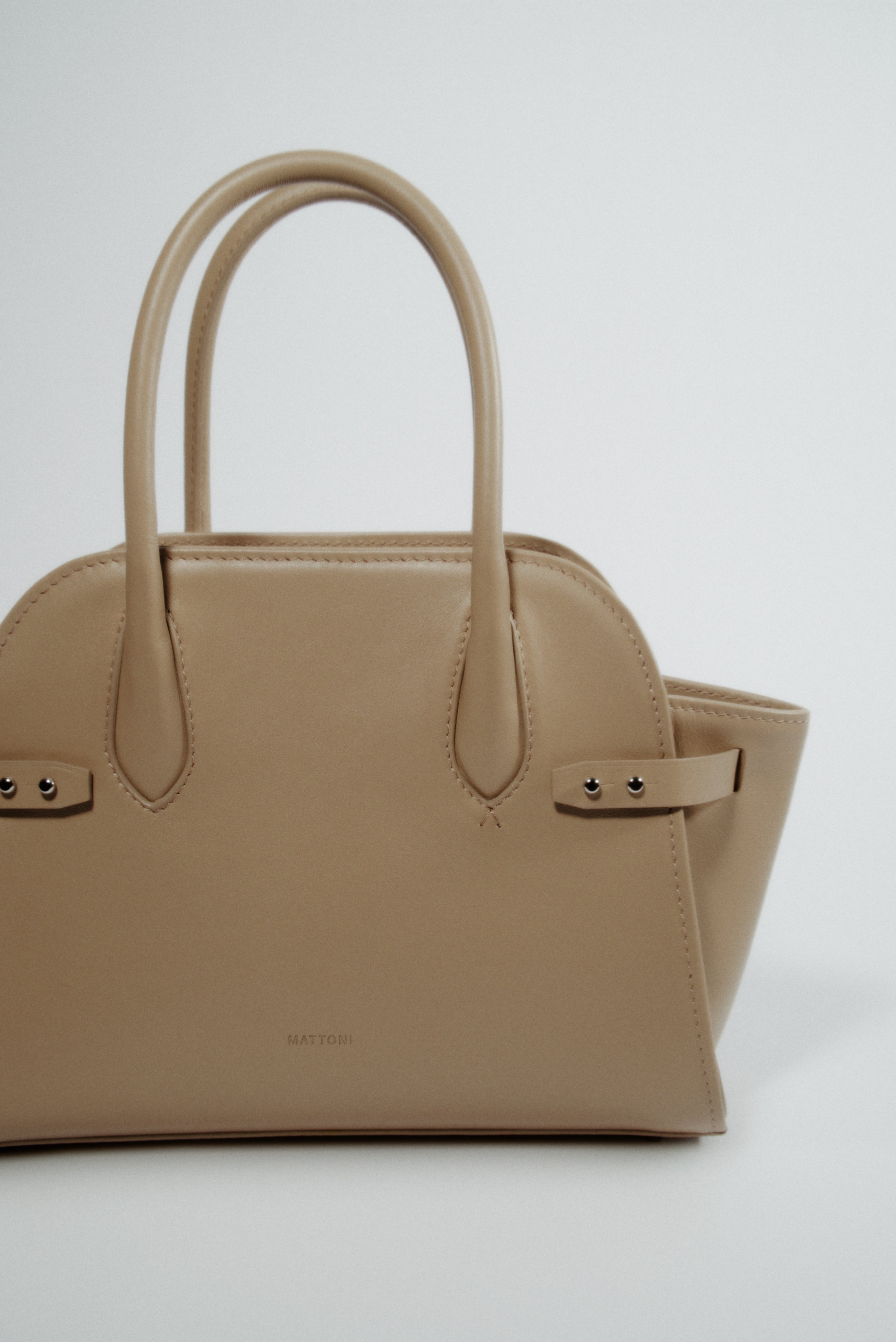 #color_light taupe