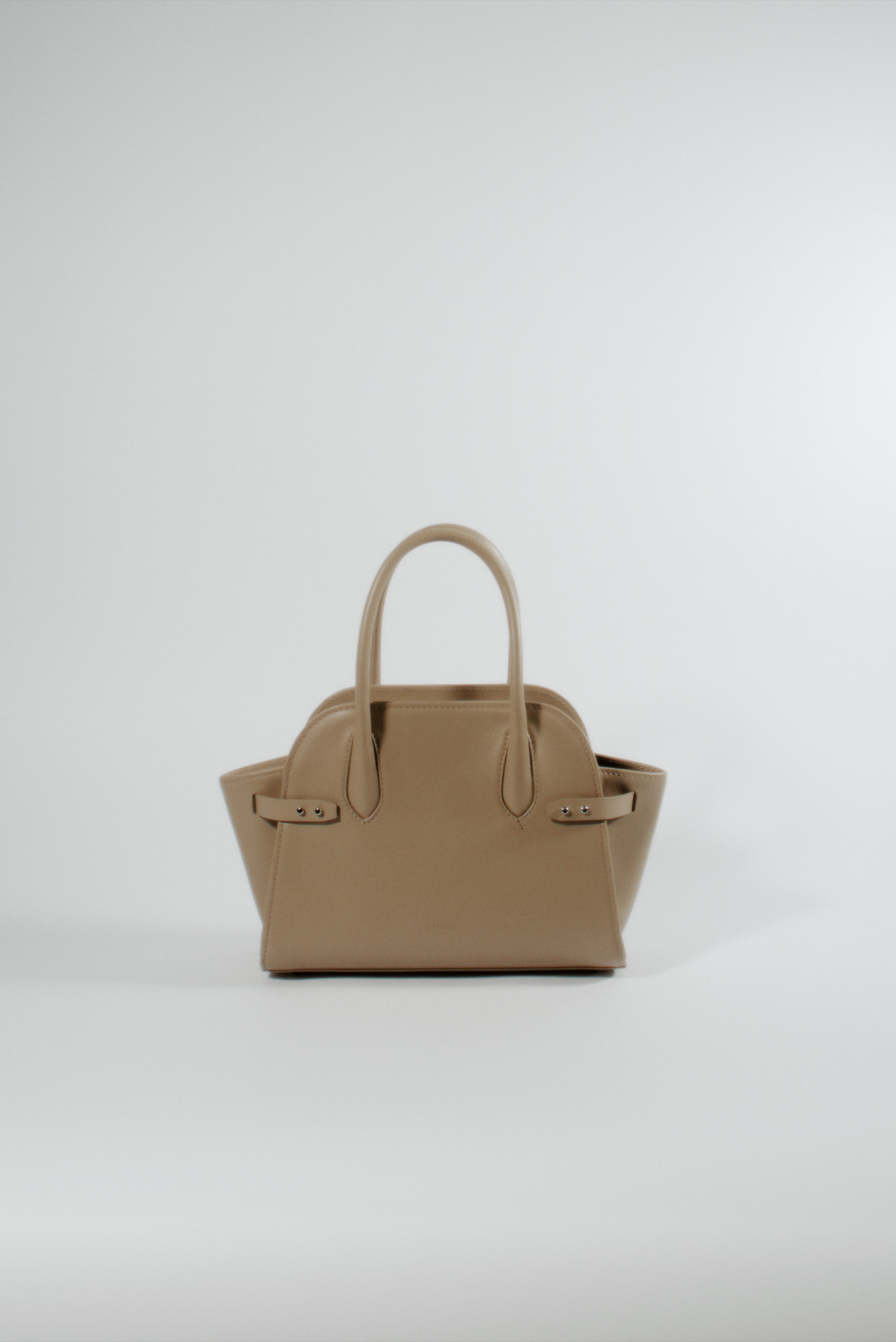 #color_light taupe