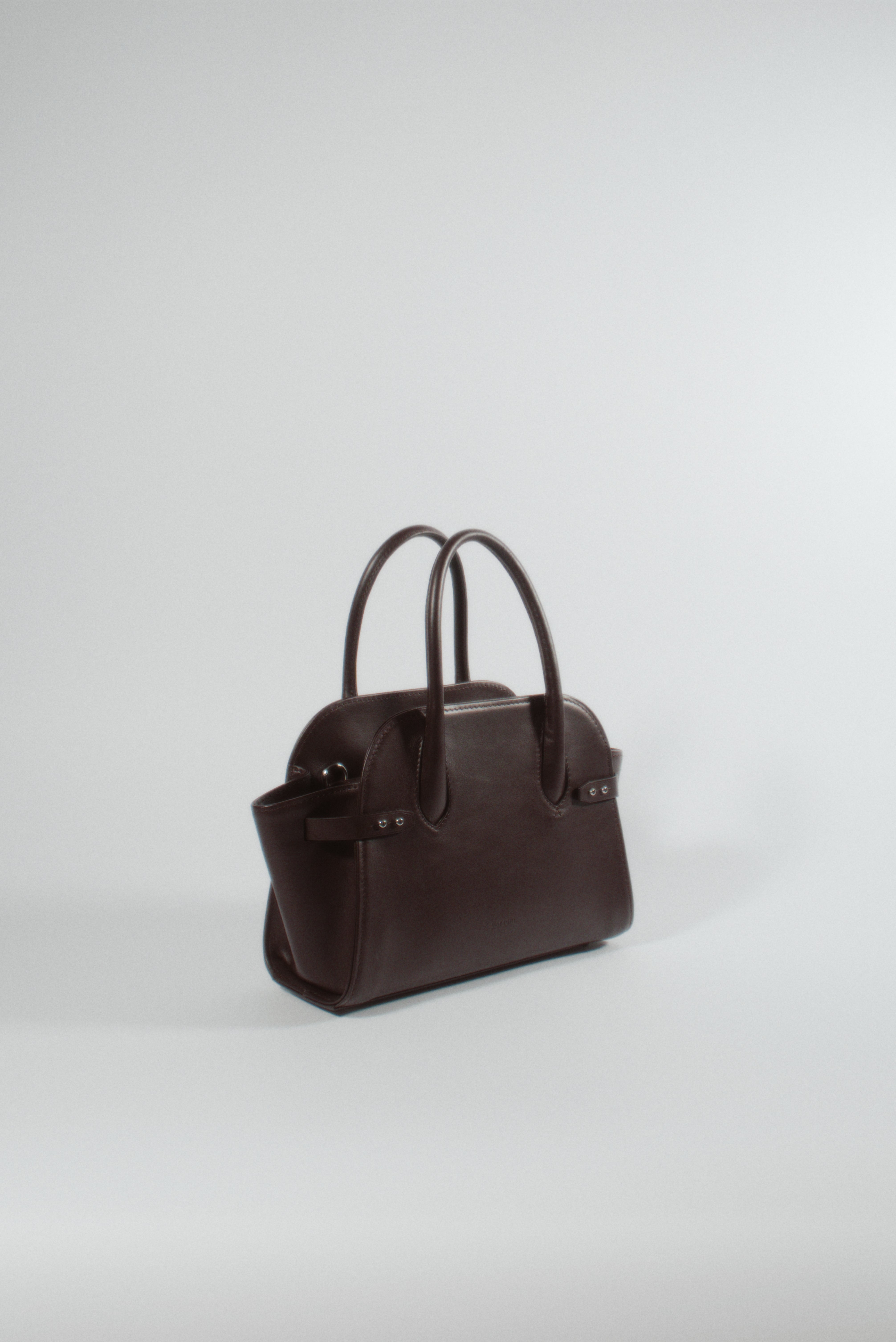 #color_dark brown