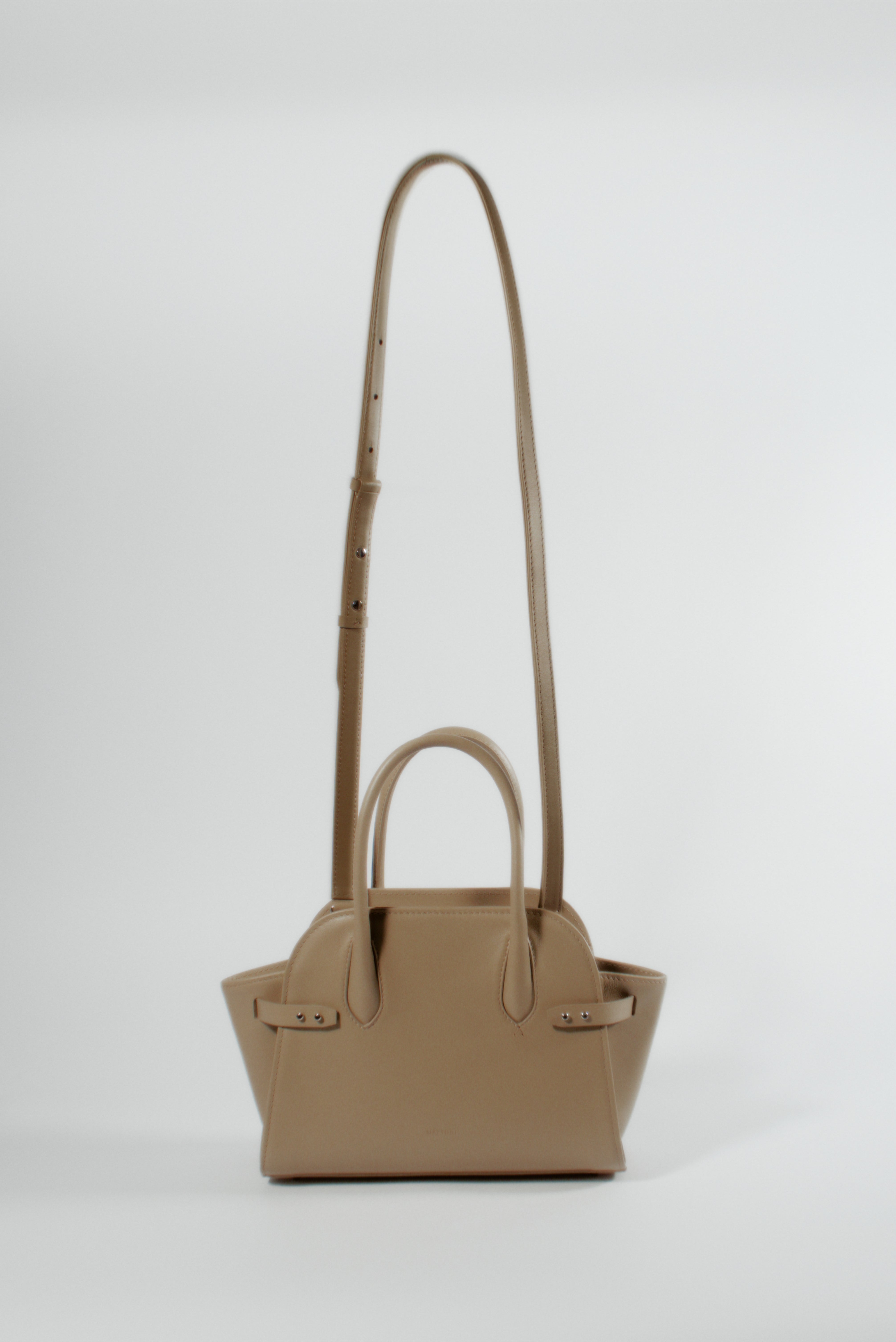 #color_light taupe