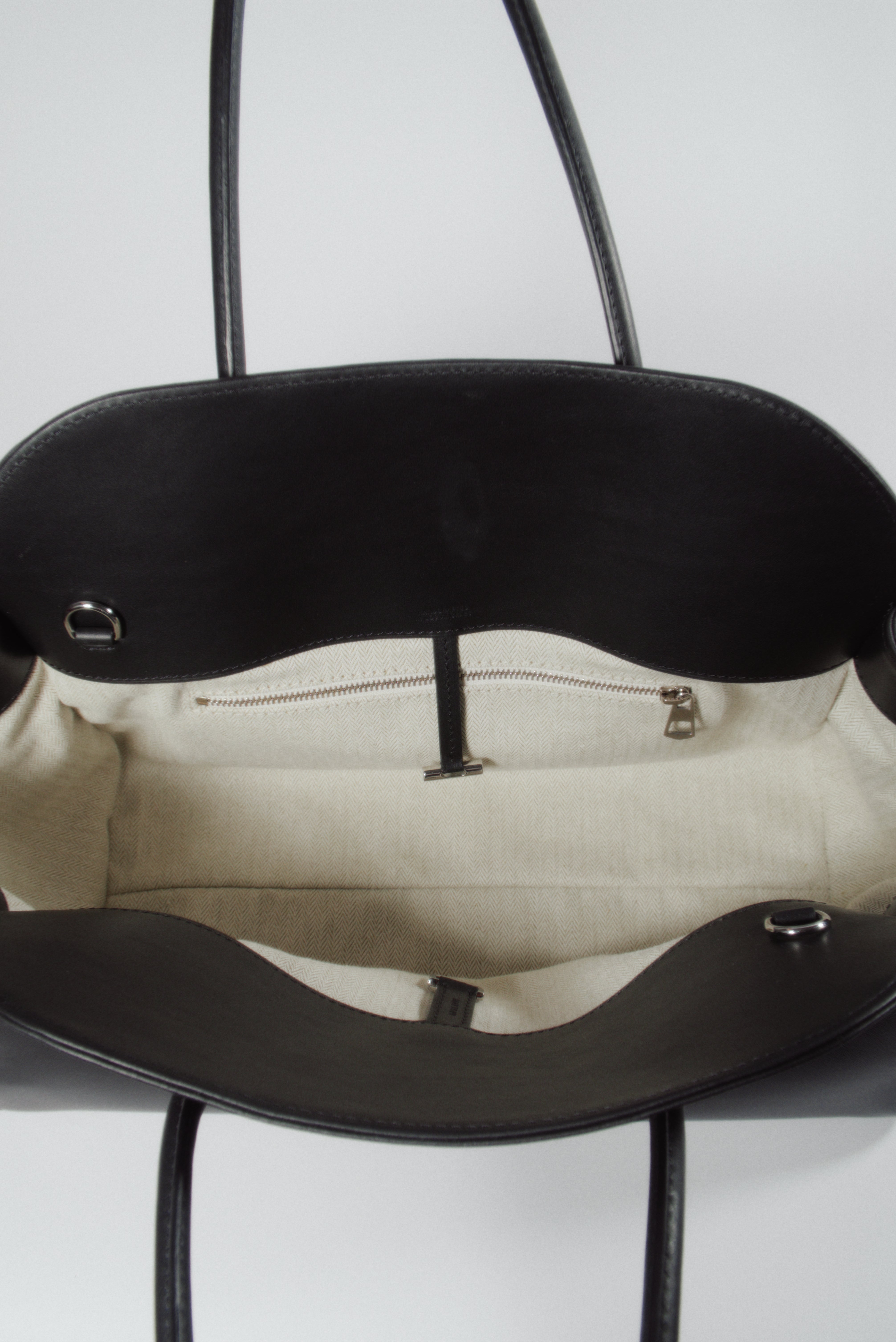 #color_black calfskin