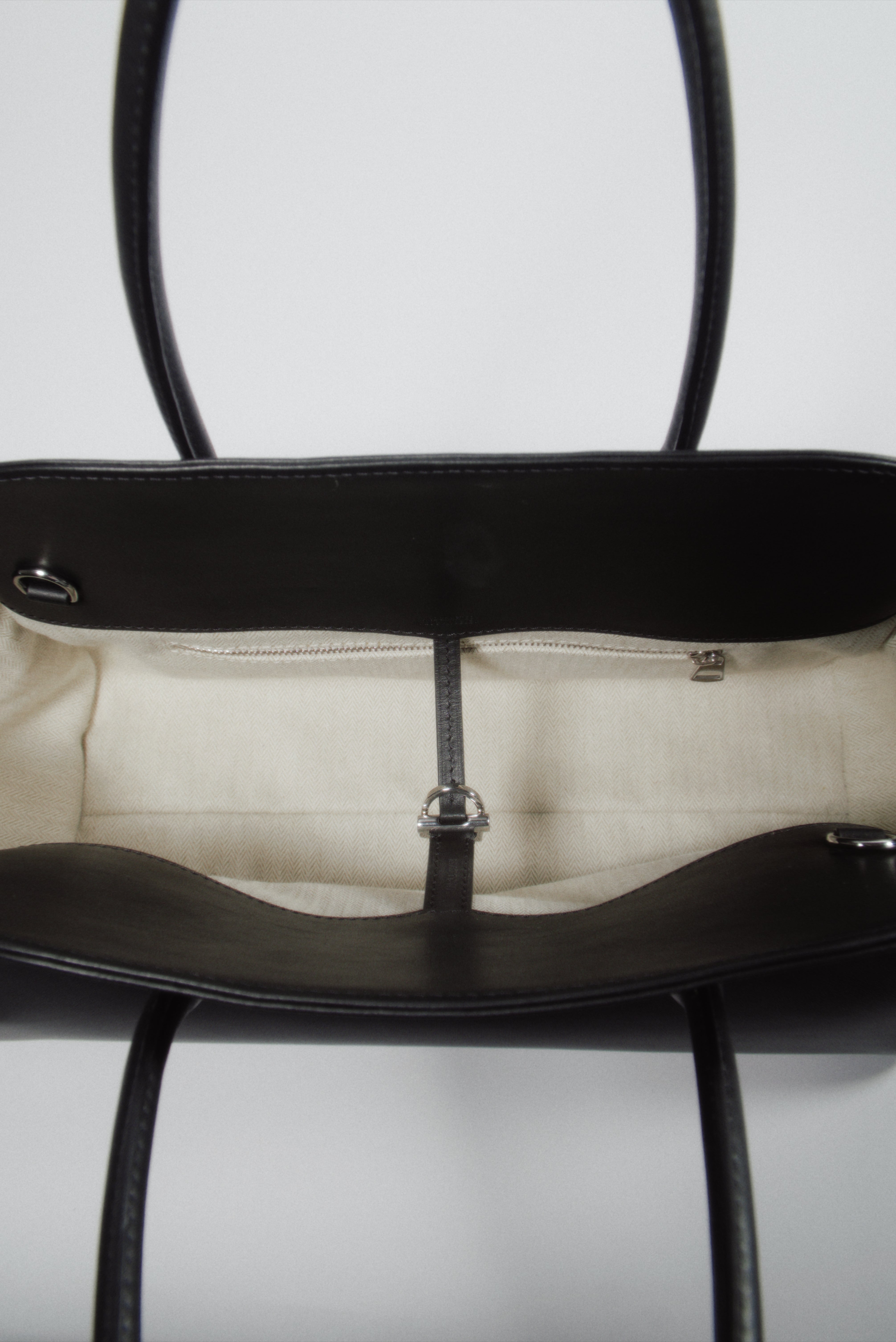 #color_black calfskin